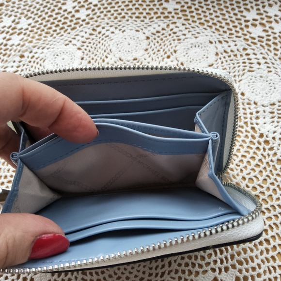 Michael Kors Small Logo Stripe Wallet - Picture 10 of 15